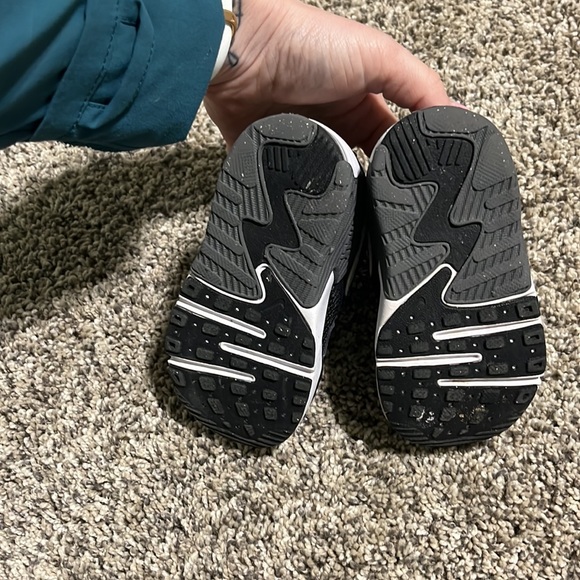 Nike Air Max- Toddler Sz 6 - Picture 3 of 4